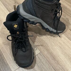 Columbia Newton Ridge Waterproof Hiking Boots Men’s 10.5 – Brown Leather